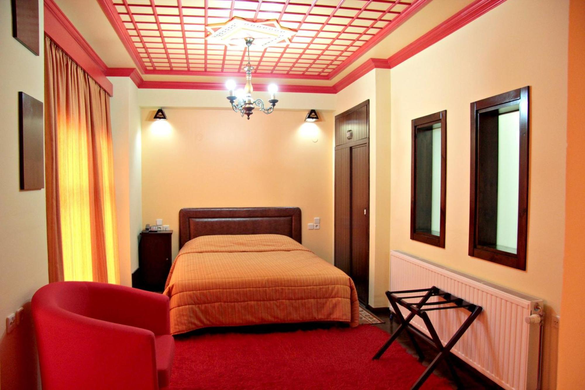 Hotel Taxiarches Aristi Exterior photo