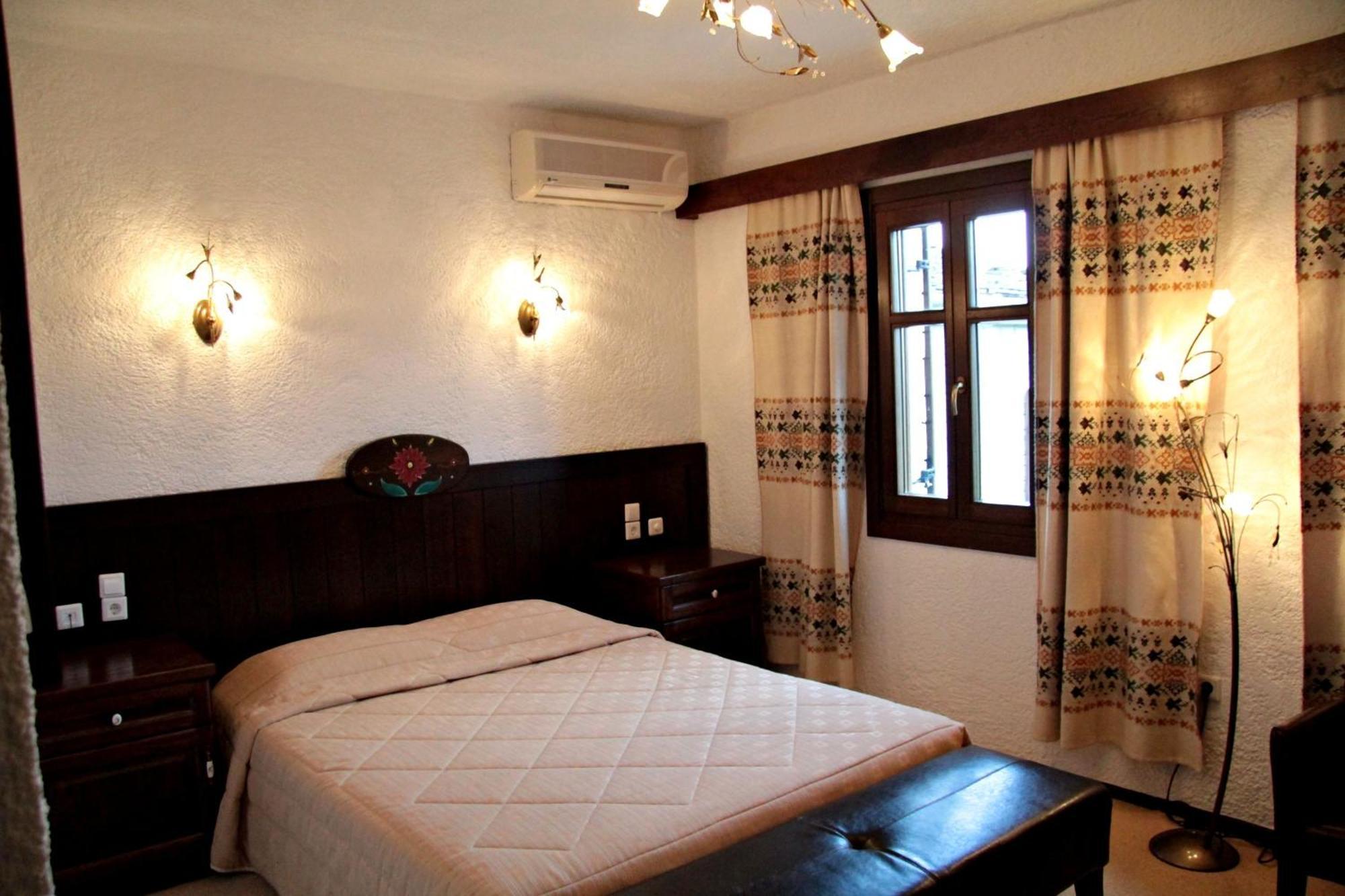 Hotel Taxiarches Aristi Exterior photo